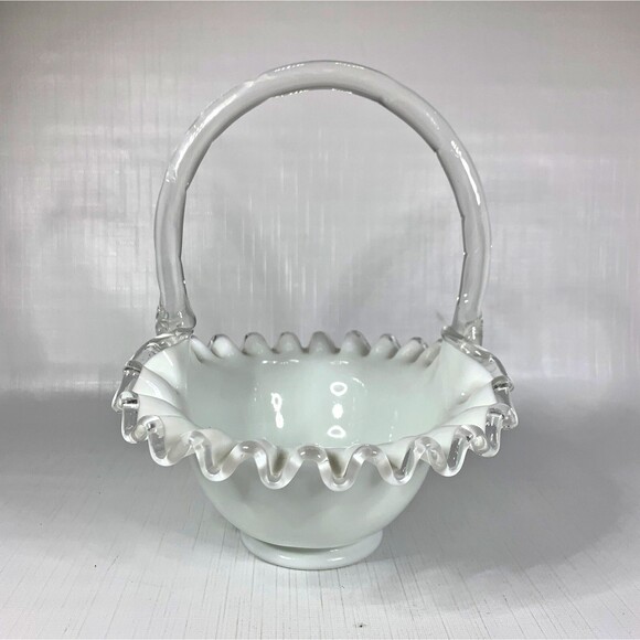 Vintage Fenton Ruffled Brides Basket - Picture 5 of 8